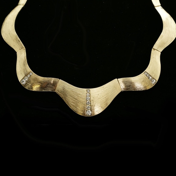 Luxury Crystal Necklace Gold NWOT - Picture 2 of 3